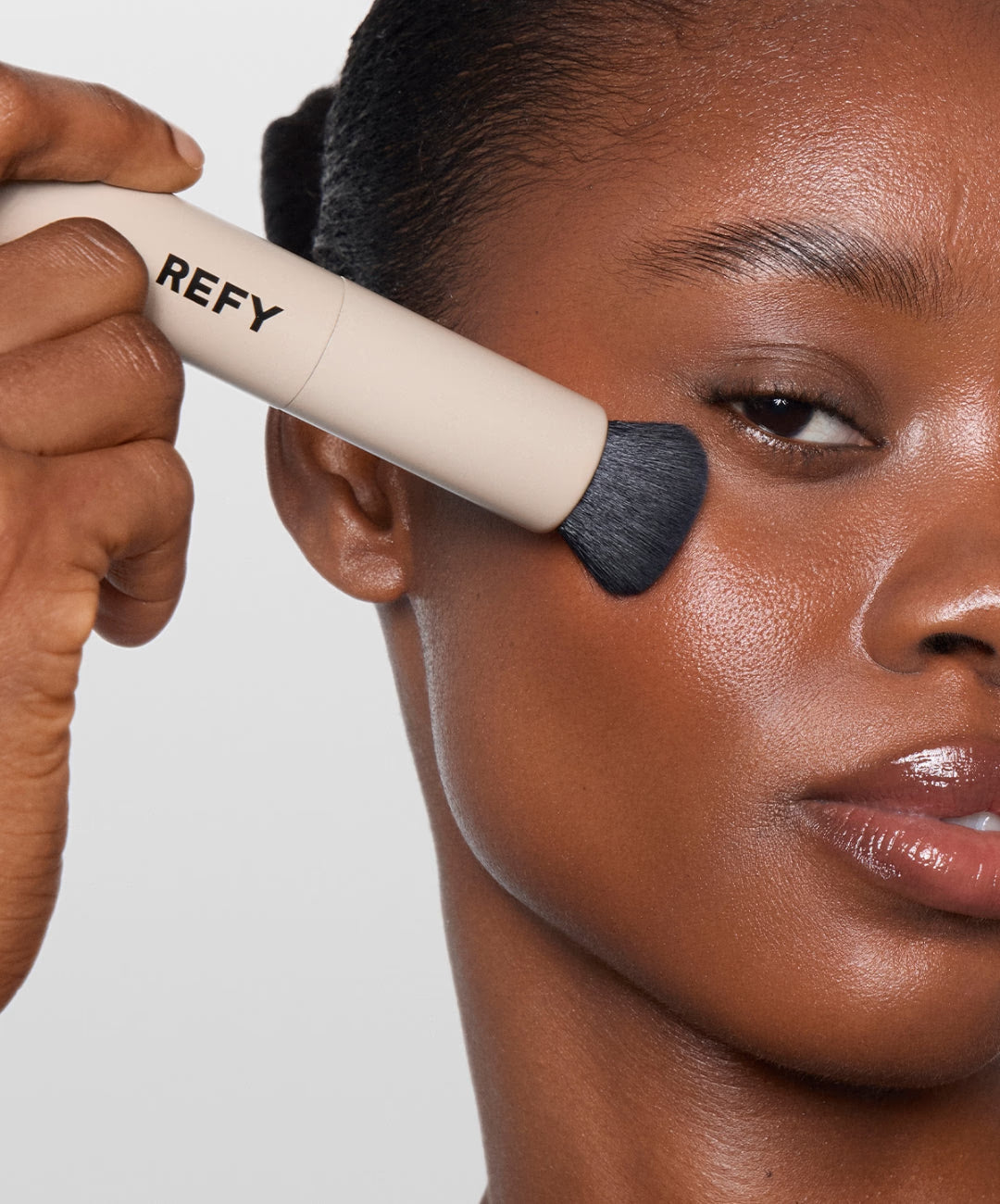 REFY makeup brush dual ended tool Skin Valet Kuwait